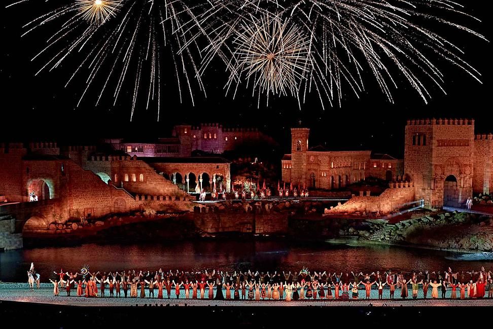 ☀️ Toledo Under the Stars: Experience the Nighttime Spectacle of Puy du Fou